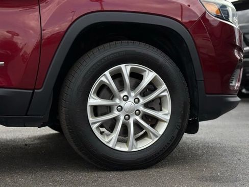 Used 2020 Jeep Cherokee Latitude w/ Cold Weather Group AWD/4WD image 42