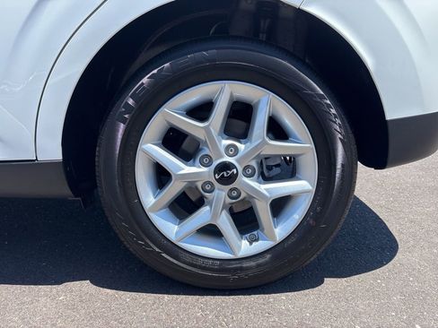 Used 2025 Kia Soul LX w/ LX Technology Package FWD image 31