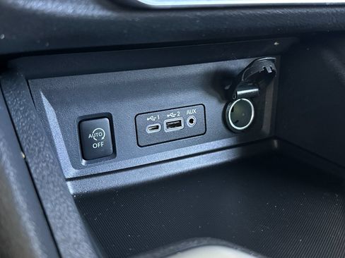 Used 2025 Nissan Sentra SV FWD image 26