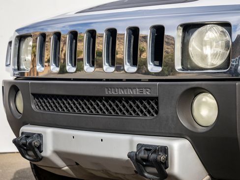 Used 2008 HUMMER H3 Luxury AWD/4WD image 3