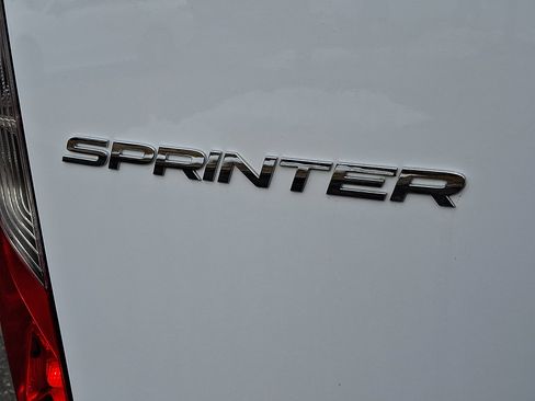 Used 2025 Mercedes-Benz Sprinter 2500 image 28