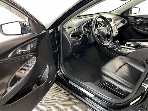 Used 2018 Chevrolet Malibu Premier w/ Premier Sun and Wheel Package image 22