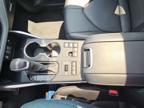Certified 2025 Toyota Highlander XLE AWD/4WD image 20