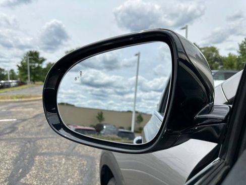 Used 2019 Kia Sorento AWD V6 image 3