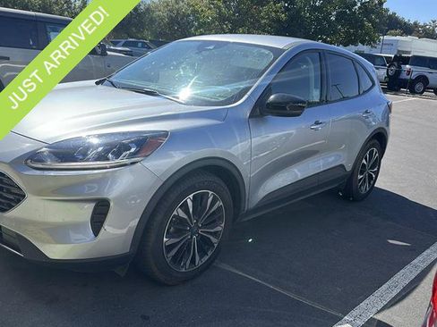 Certified 2022 Ford Escape SE w/ SE Sport Appearance Package FWD image 1