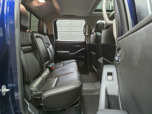 Used 2022 Nissan Frontier SV w/ SV Premium Package AWD/4WD image 18
