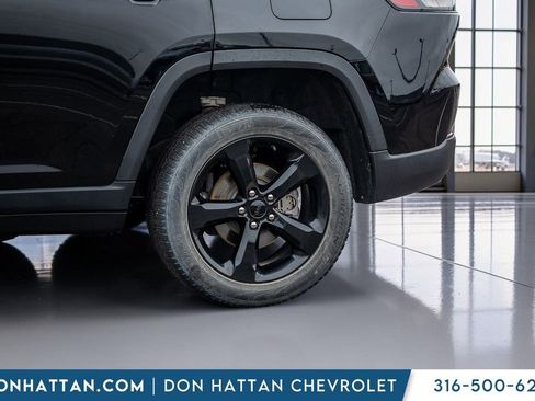 Used 2023 Jeep Grand Cherokee Limited w/ Black Appearance Package AWD/4WD image 43