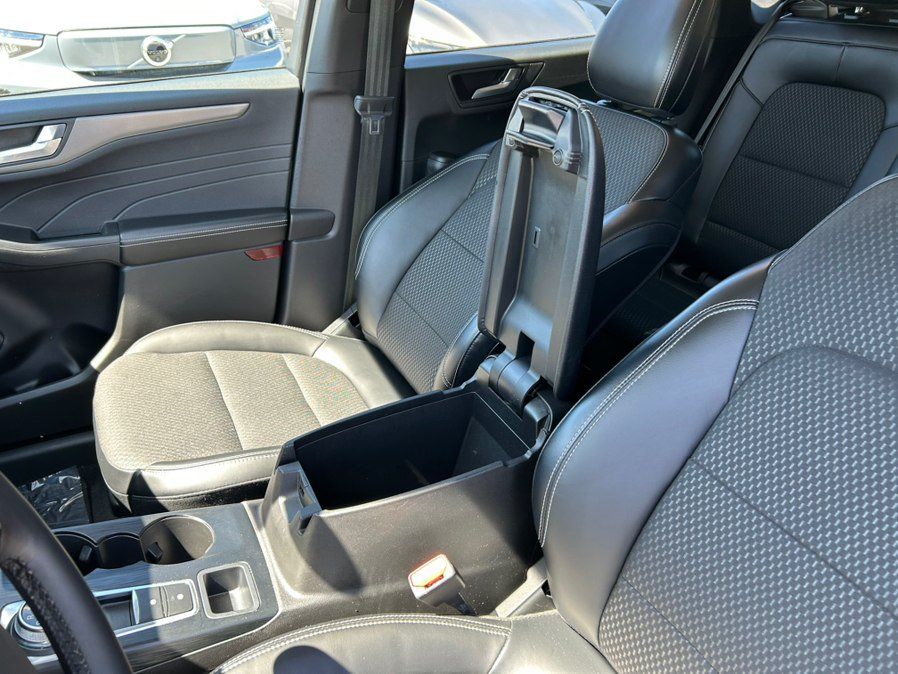 Used 2023 Ford Escape SE FWD image 17