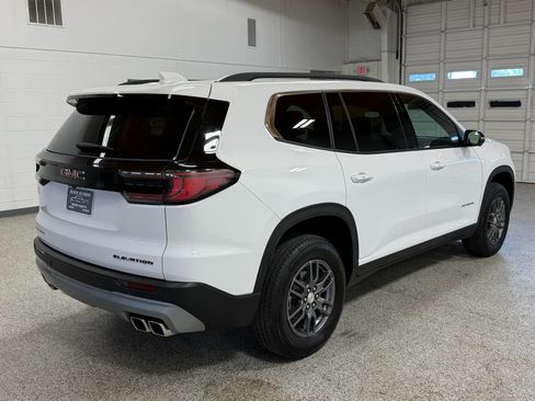 Used 2025 GMC Acadia Elevation FWD image 4