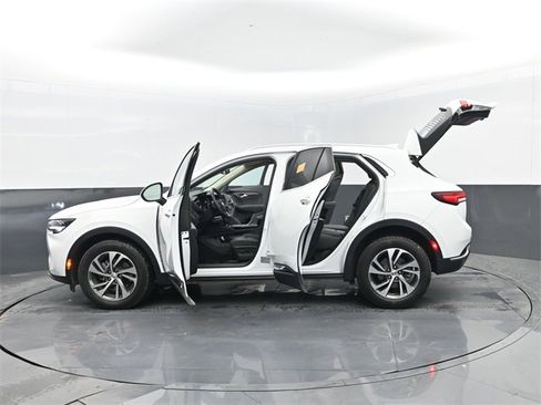 Used 2023 Buick Envision Essence image 32