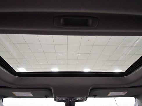 Used 2023 GMC Sierra 3500 Denali w/ Denali Ultimate Package image 17