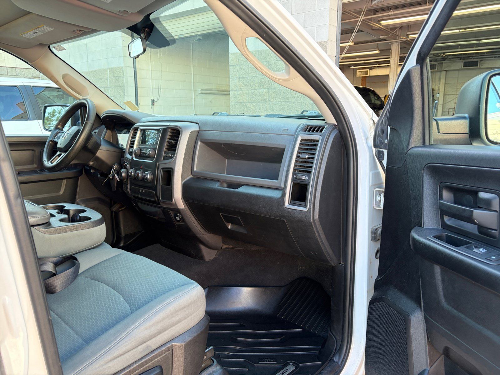 Used 2017 RAM 1500 Express AWD/4WD image 27