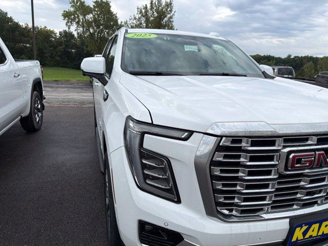 Used 2025 GMC Yukon Denali AWD/4WD image 7