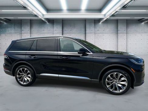 Used 2025 Lincoln Aviator Reserve w/ Illumination Package AWD/4WD image 3
