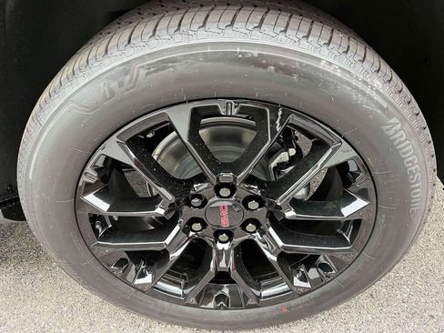 New 2026 GMC Yukon XL Denali w/ Sun & Power Step Package AWD/4WD image 11