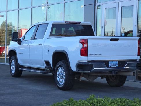 Used 2022 Chevrolet Silverado 2500 LT w/ Convenience Package image 5