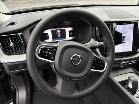 Certified 2025 Volvo XC60 B5 Plus image 18