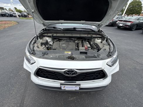 Used 2022 Toyota Highlander Platinum AWD/4WD image 28