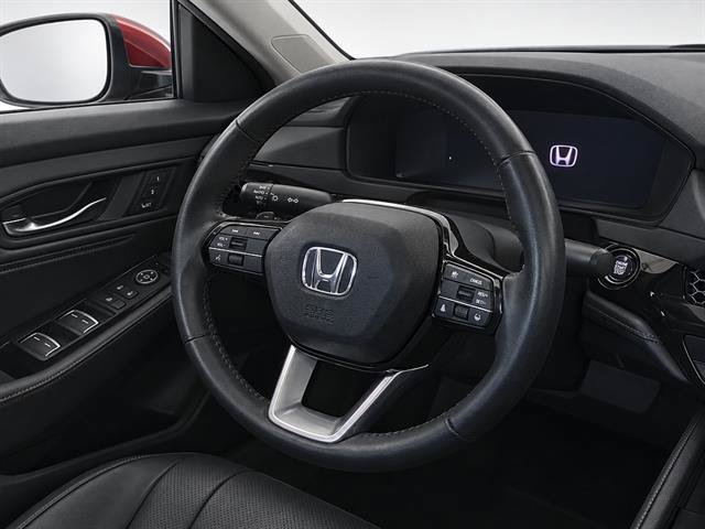 Used 2024 Honda Accord Touring image 17