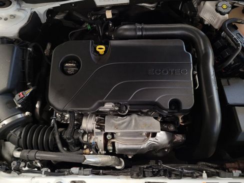 Used 2025 Chevrolet Malibu LT FWD image 30