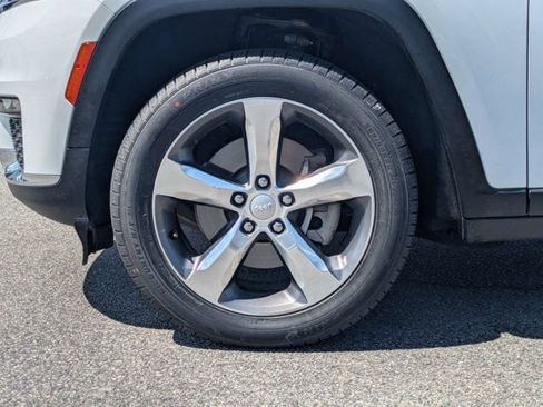 Used 2021 Jeep Grand Cherokee L Limited RWD image 10