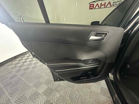 Used 2019 Dodge Charger SXT image 17
