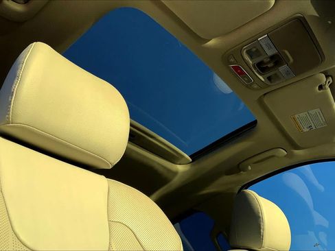 Used 2023 Kia Telluride SX FWD image 11