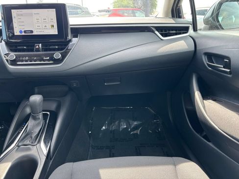 Used 2025 Toyota Corolla LE FWD image 33
