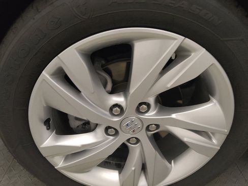 Used 2024 Buick Encore GX Preferred FWD image 31