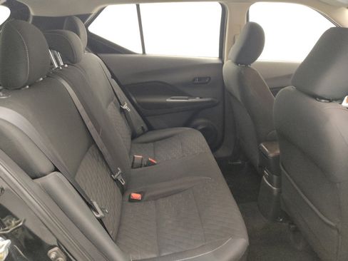 Used 2021 Nissan Kicks S image 19