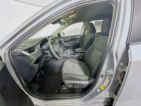 Used 2021 Toyota RAV4 XLE image 13