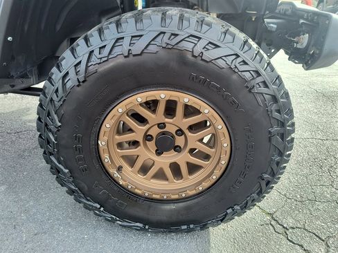 Used 2020 Jeep Gladiator Sport w/ Quick Order Package 23S image 16