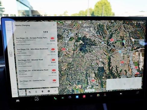 Used 2022 Tesla Model X Plaid AWD/4WD image 37