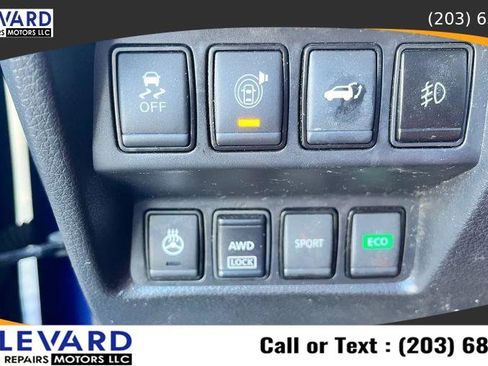 Used 2017 Nissan Rogue SV w/ SV Premium Package image 31