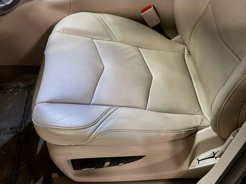 Used 2020 Cadillac Escalade Luxury image 23