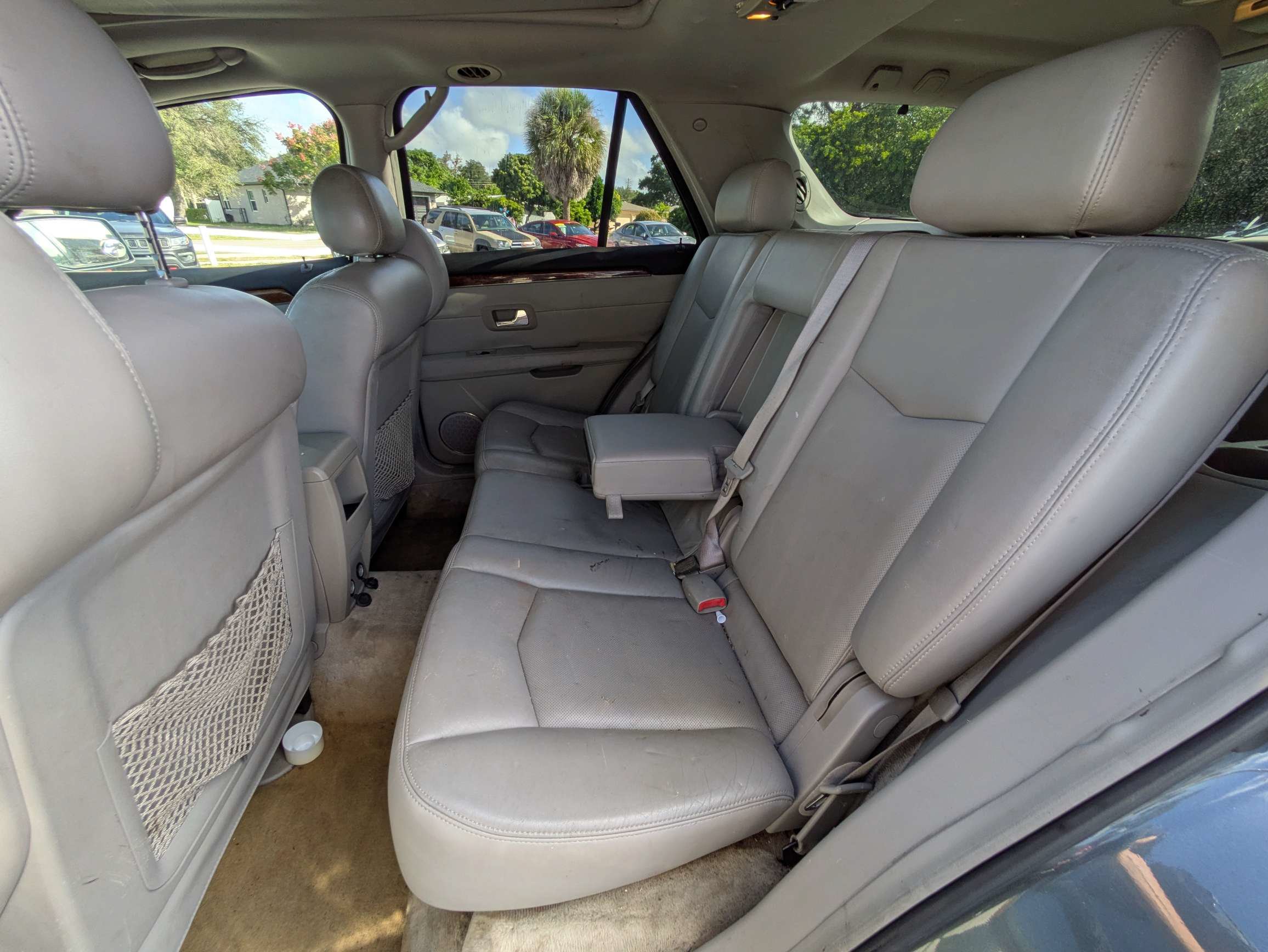 Used 2009 Cadillac SRX AWD w/ Third Row Seating Package image 14