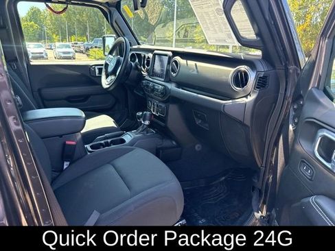 Used 2021 Jeep Wrangler Unlimited Sahara AWD/4WD image 5