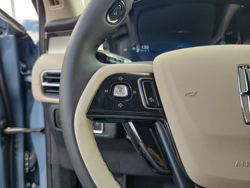 Used 2025 Lincoln Corsair AWD w/ Rear Removable Package Tray image 24