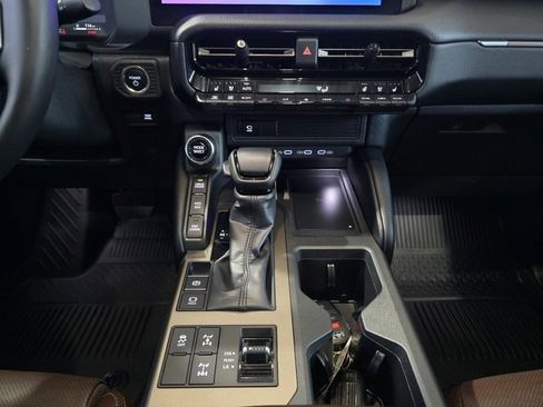 Used 2025 Toyota Land Cruiser image 21