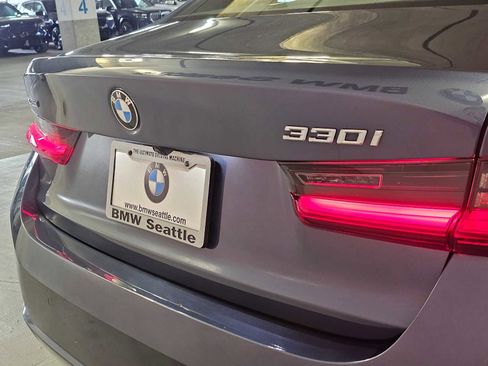 Used 2025 BMW 330i xDrive Sedan w/ Convenience Package image 7