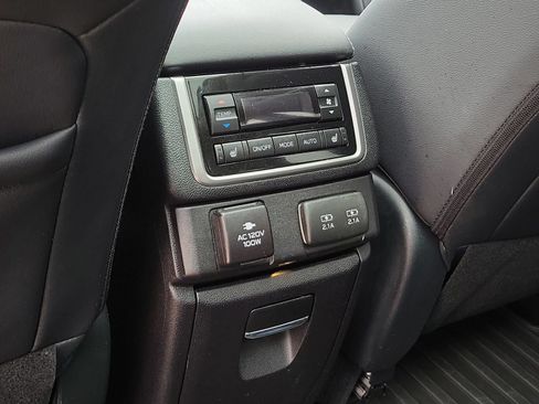 Used 2022 Subaru Ascent Touring AWD/4WD image 22