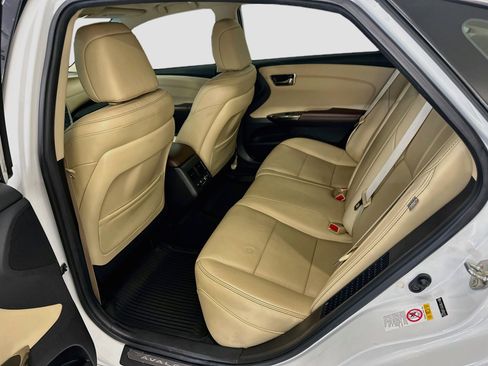 Used 2018 Toyota Avalon Limited w/ All Weather Liner Package FWD image 30