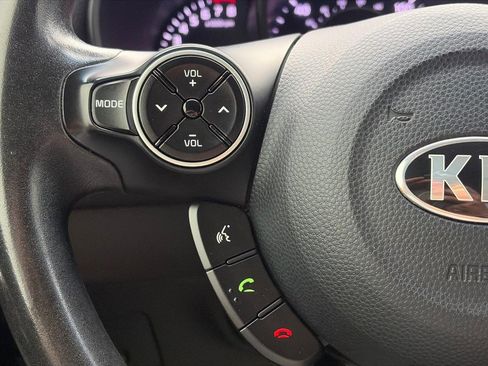 Used 2019 Kia Soul FWD image 23
