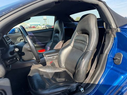 Used 2002 Chevrolet Corvette Convertible w/ Preferred Equipment Group2 RWD image 3