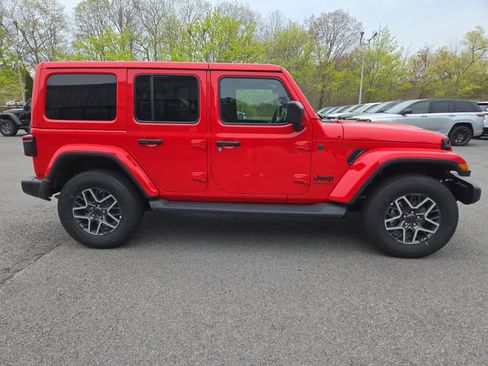 New 2026 Jeep Wrangler Unlimited Sahara AWD/4WD image 3