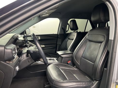 Used 2022 Ford Explorer Limited w/ Equipment Group 301A image 27