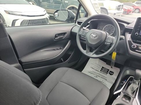 Used 2022 Toyota Corolla LE image 7