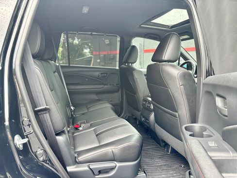 Used 2025 Honda Passport TrailSport image 24