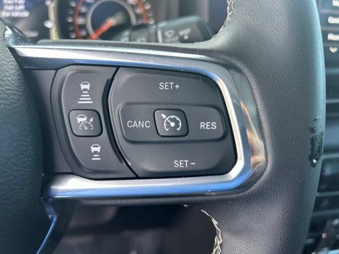 Used 2025 Jeep Wrangler Unlimited Sahara AWD/4WD image 43