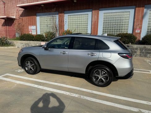 Used 2024 Honda HR-V EX-L image 3